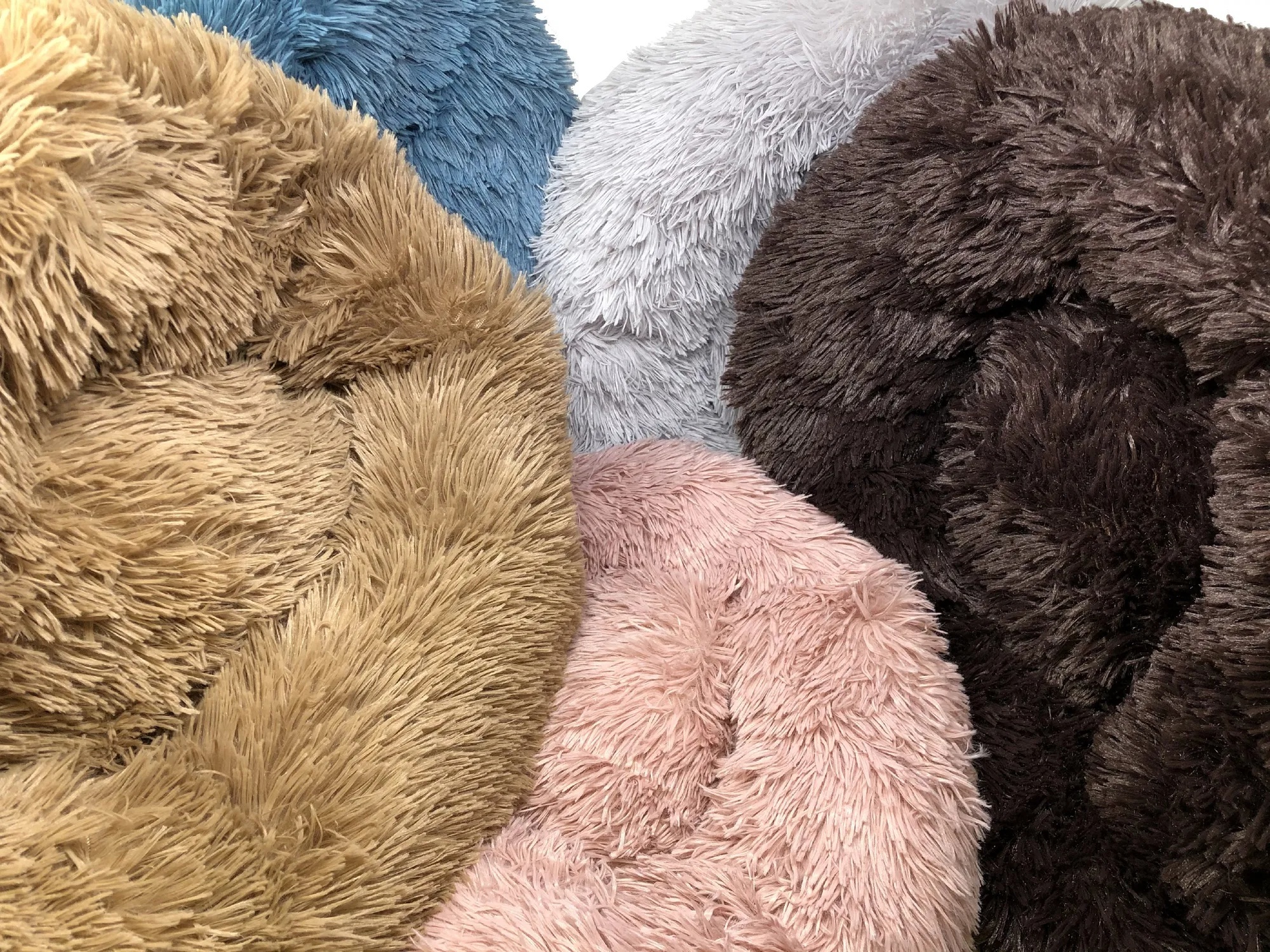 Premium Plush Round Dog Bed, Soft Cozy Pet Bed With Raised Edge - Image 5